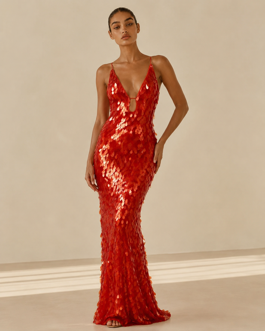 Isabella™ | Abito con paillettes e scollo a V