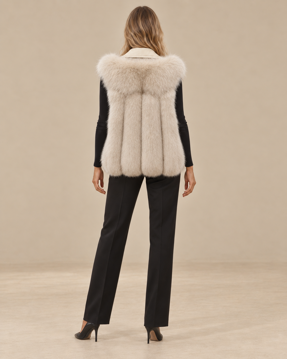 Ludovica™ | Gilet con ampi revers e cintura