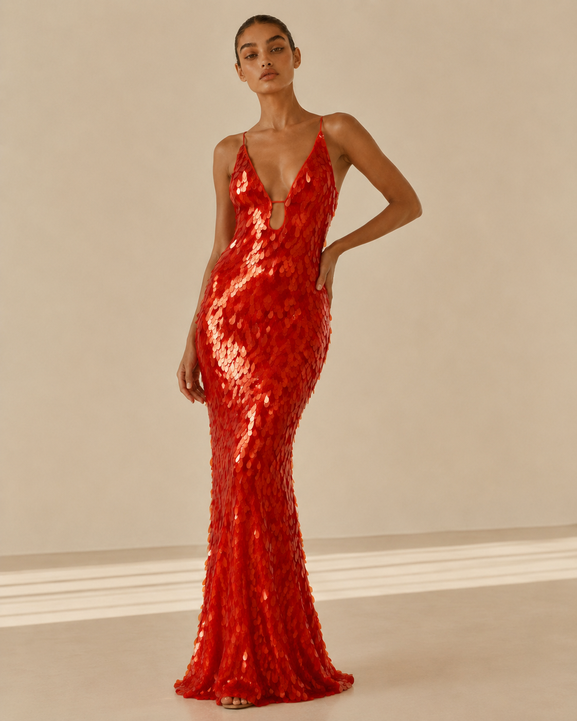 Isabella™ | Abito con paillettes e scollo a V