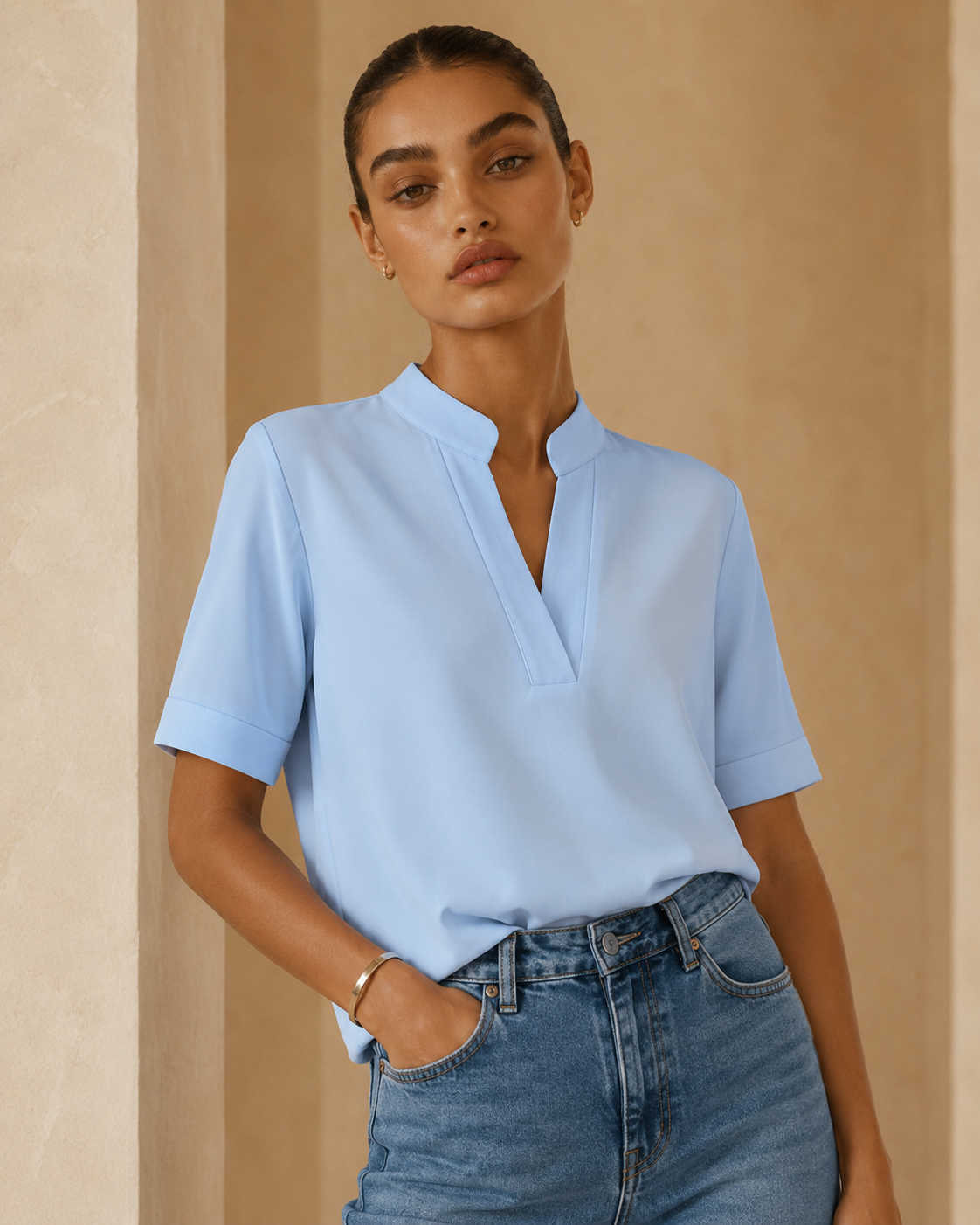 Laura™ | Blusa fluida con collo raffinato