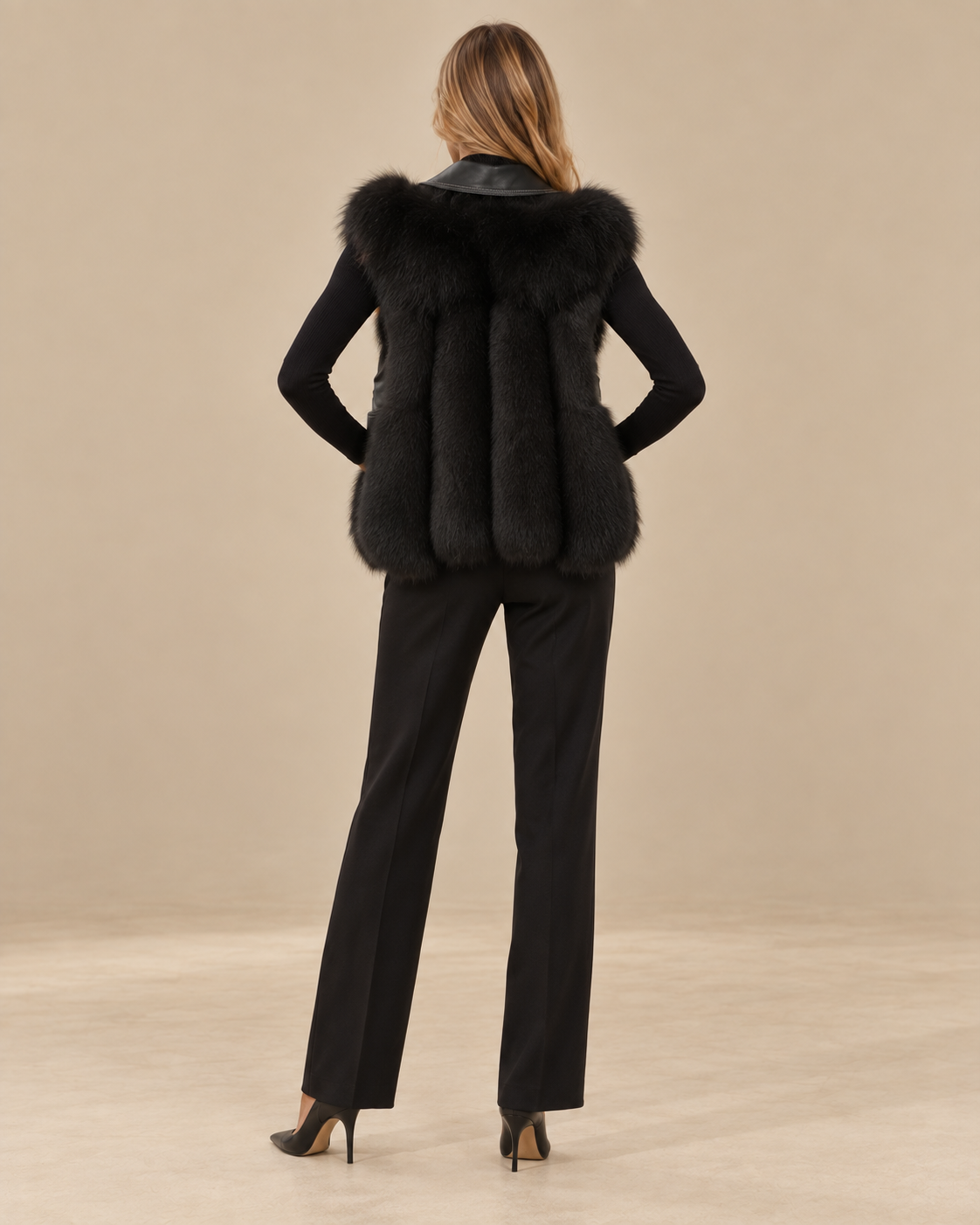Ludovica™ | Gilet con ampi revers e cintura