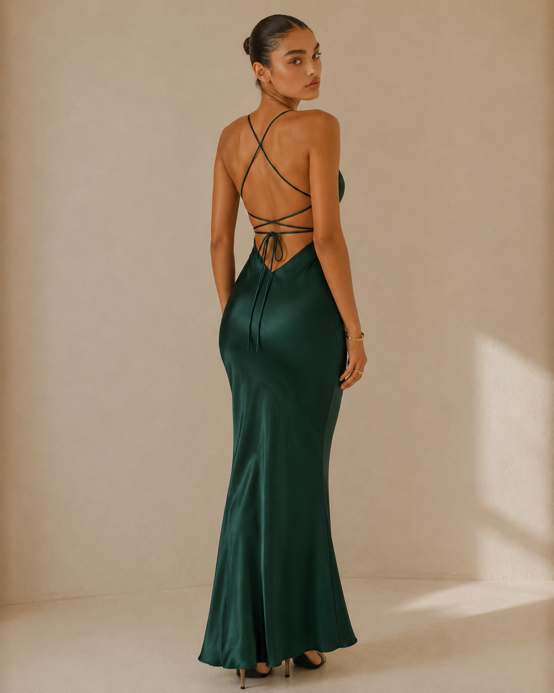 Ludovica™ | Abito satinato con schiena scoperta